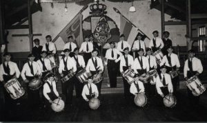 Historische foto van de slagwerkgroep